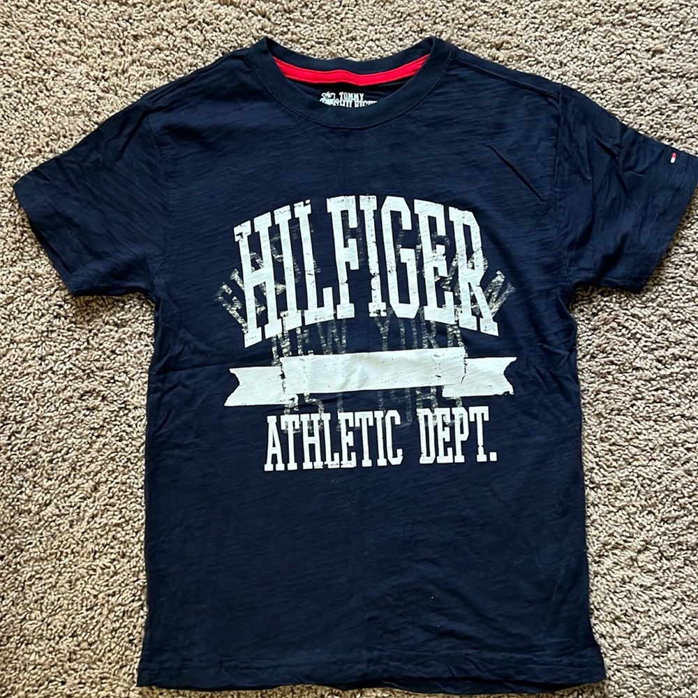 Boys Tommy Hilfiger tshirt size 8-10 small